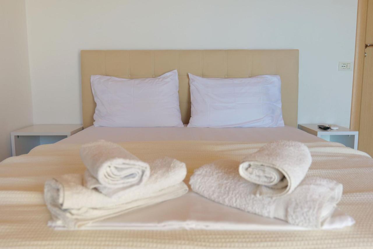 Alex & Sofi Hotel Himarë Dış mekan fotoğraf