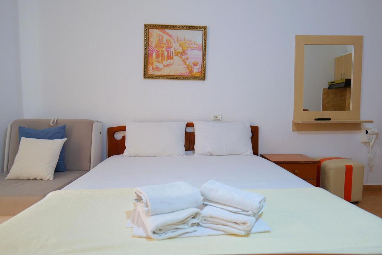 Alex & Sofi Hotel Himarë Dış mekan fotoğraf