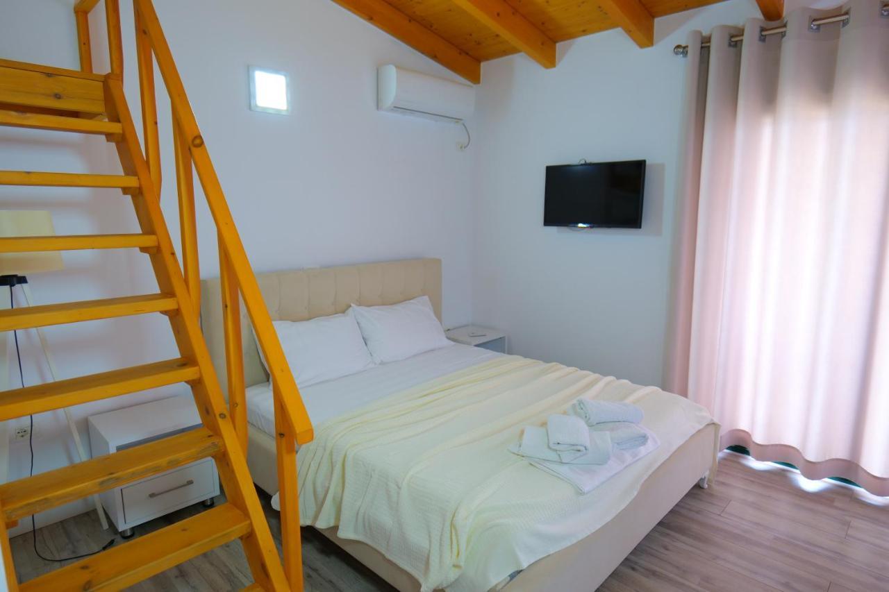 Alex & Sofi Hotel Himarë Dış mekan fotoğraf