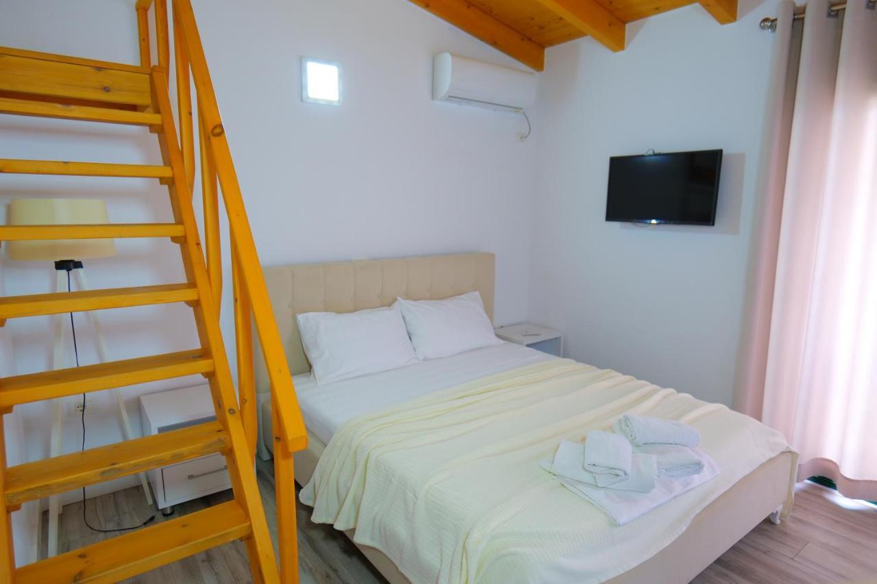 Alex & Sofi Hotel Himarë Dış mekan fotoğraf